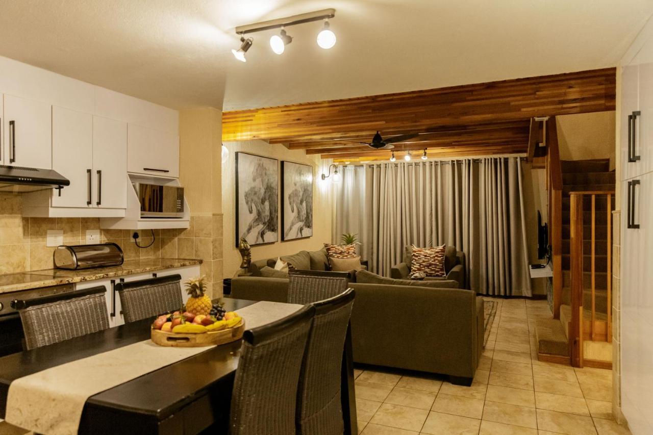 Inyamatane Luxury Lodge Хейзивью Экстерьер фото